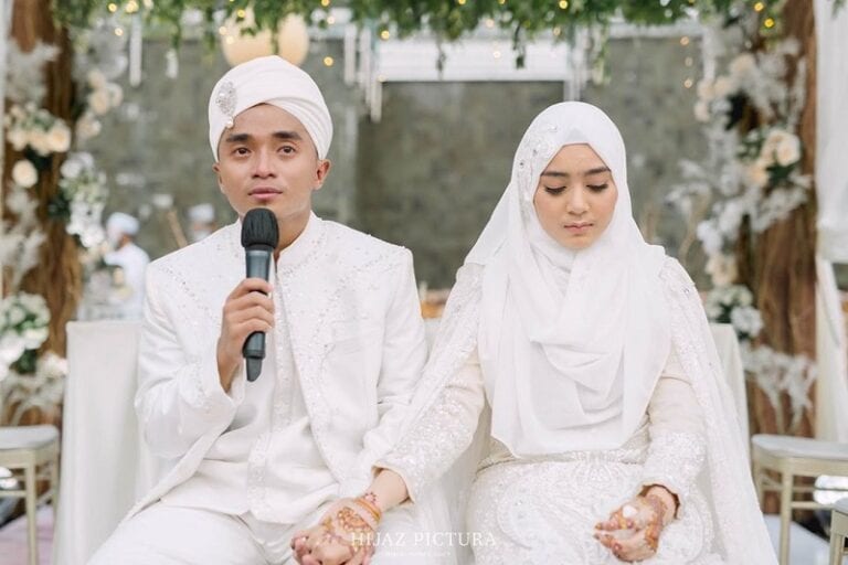 Intip Emas Batangan yang Jadi Souvenir Pernikahan Taqy Malik